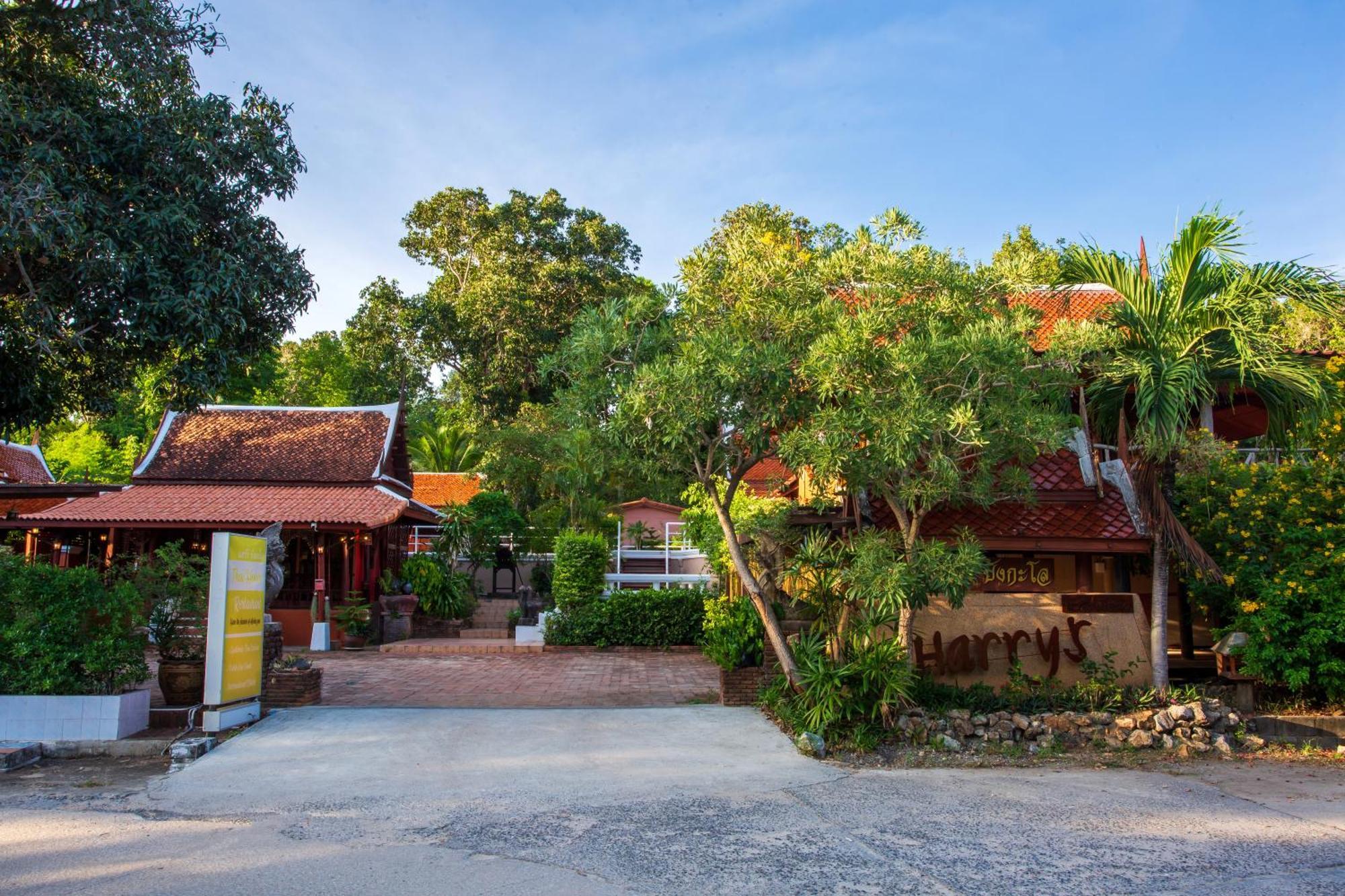 Harry'S Bungalows Маенам Экстерьер фото