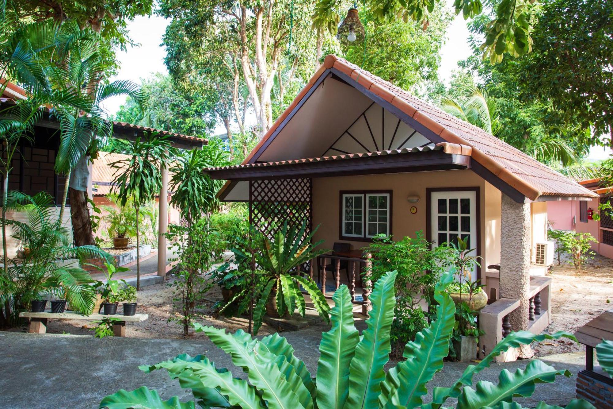 Harry'S Bungalows Маенам Экстерьер фото