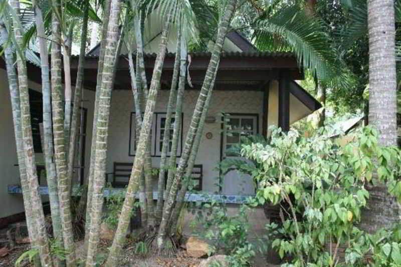 Harry'S Bungalows Маенам Экстерьер фото